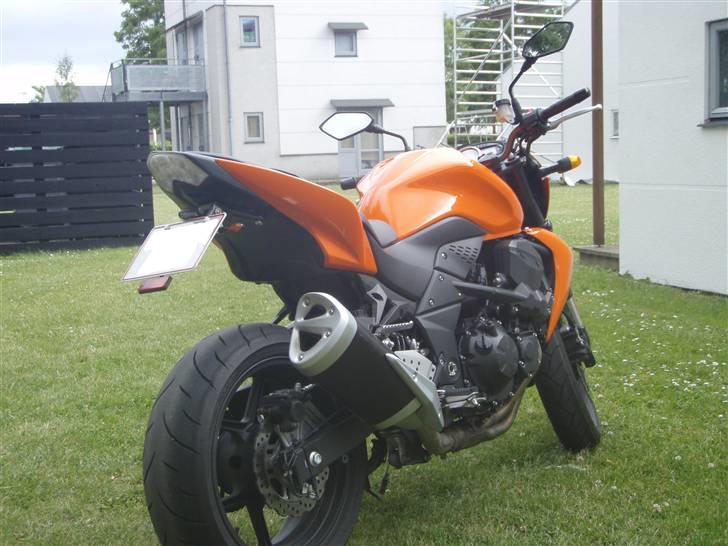 Kawasaki Z 750 "SOLGT" - Små blink og Rizoma nummerplade holder monteret.  billede 7
