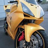 Honda VFR 400 R (solgt)