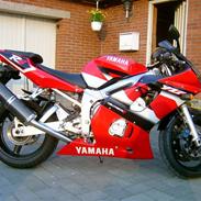 Yamaha R6  **solgt** 
