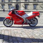 Honda VFR RC36