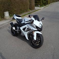Suzuki GSX-R 1000 K8 (TIL SALG)