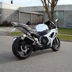 Suzuki GSX-R 1000 K8 (TIL SALG)