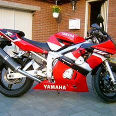 Yamaha R6  **solgt** 