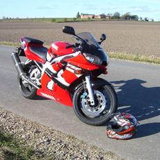 Yamaha R6  **solgt** 