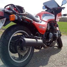 Kawasaki GPz 750