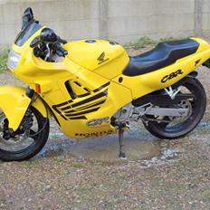 Honda cbr 600 f