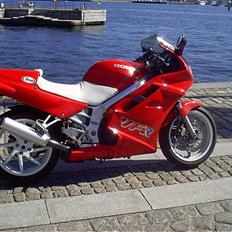 Honda VFR RC36