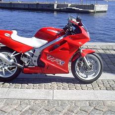 Honda VFR RC36