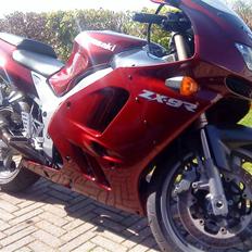 Kawasaki zx9r solgt