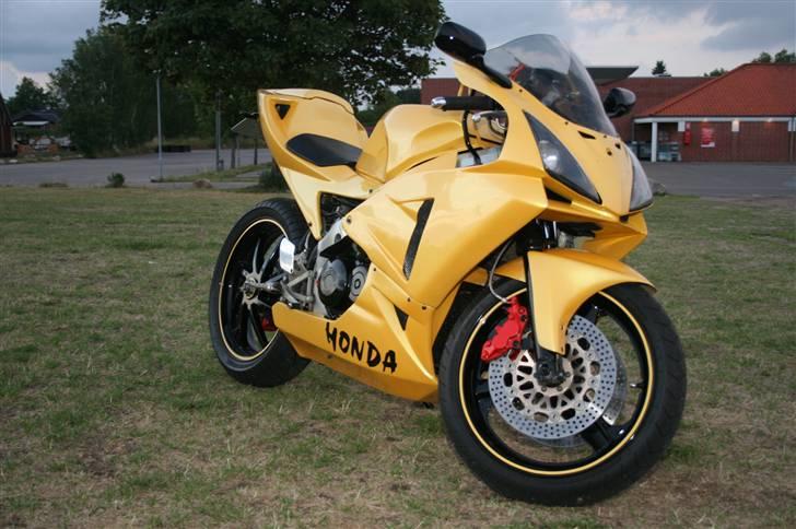 Honda VFR 400 R (solgt) billede 1