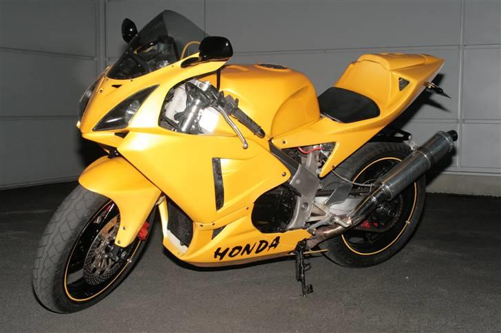 Honda VFR 400 R (solgt) billede 5