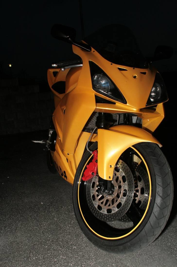 Honda VFR 400 R (solgt) billede 7