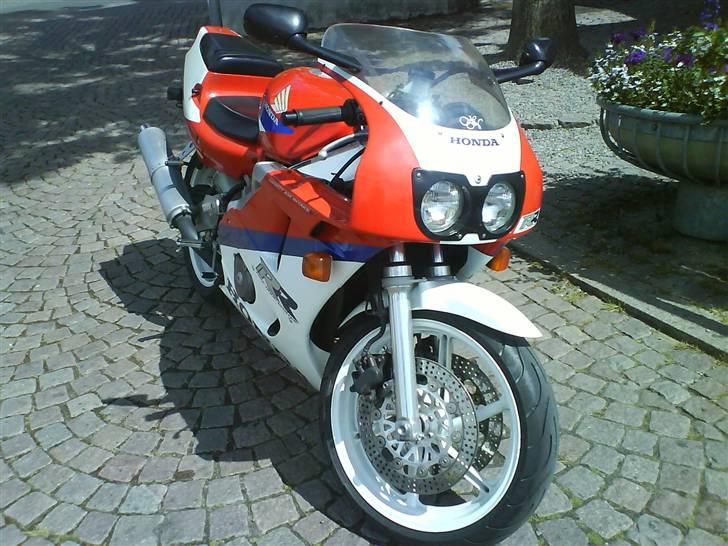 Honda CBR 400 RR NC 29 ***solgt*** - nede på havnen billede 2