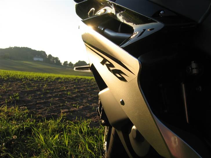 Yamaha YZF R6 billede 1