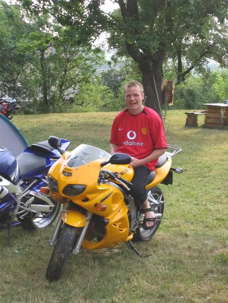 Honda  Movistar TIL SALG. - Min første mc. SV650. Årg 1999 Fantastisk begynder mc, MEN ikke en Honda:-) billede 12