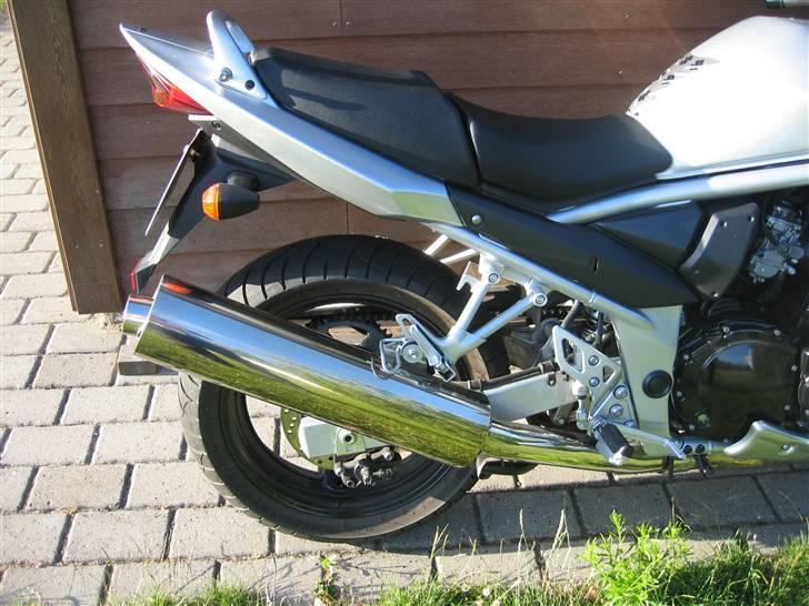 Suzuki 650 Bandit S {skrottet} - Umiddelbart FØR operationen: Standard lyd og blink. billede 16