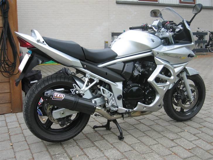 Suzuki 650 Bandit S {skrottet} - Umiddelbart EFTER operationen: IXIL euroline oval Carbon potte, hugger og nye blink billede 17