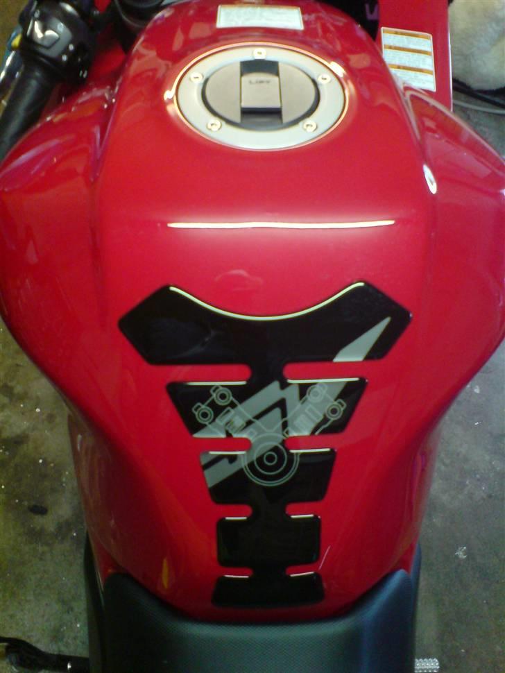 Suzuki  "SOLGT" SV1000S - Ingen SV uden det orginale tankpad billede 4