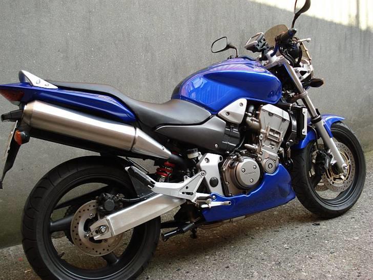 Honda Hornet 900 (SOLGT) billede 3