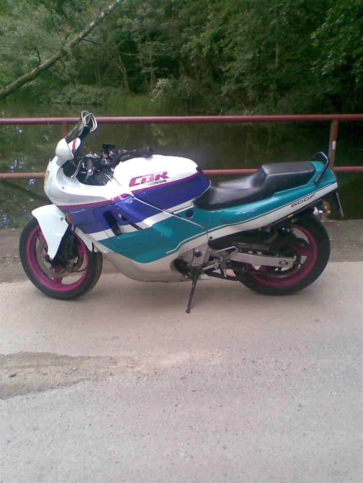 Honda CBR600 f PC23 *SOLGT* billede 15