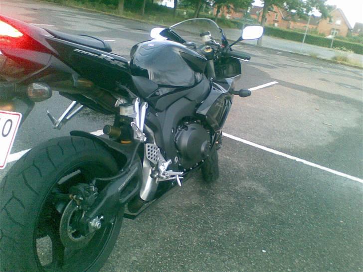 Honda cbr1000rr fireblade billede 2