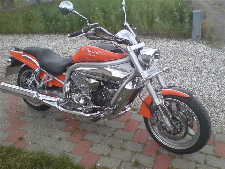 Hyosung gv650 billede 1