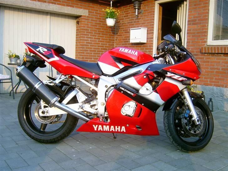 Yamaha R6  **solgt**  billede 1