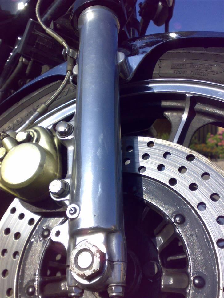 Kawasaki Z 650 - Haha... jo jeg kan godt selv se at min møtrik skal udskiftes  C",) billede 5