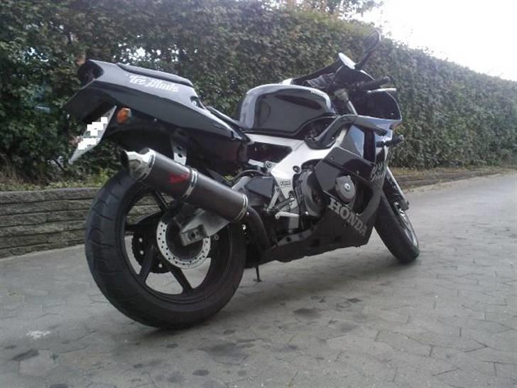 Honda cbr 400 rr fireblade billede 10