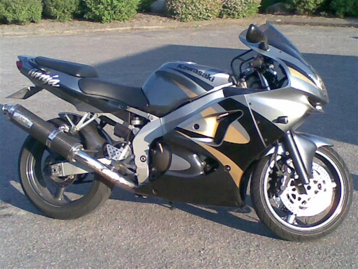 Kawasaki ZX6R  SOLGT billede 3