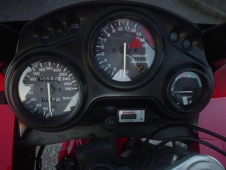 Honda CBR 600 F2 PC25 - 30.500 km. over 16 år er ikke meget, så der skulle meget gerne være mange km. tilbage endnu billede 4