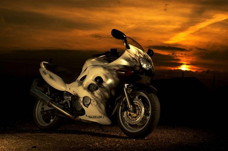 Suzuki gsx 600f (Airbrush) SOLGT billede 3