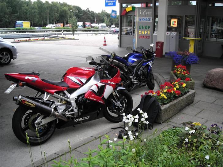 Yamaha R1 billede 6