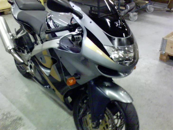 Kawasaki ZX6R  SOLGT billede 6