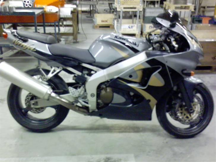 Kawasaki ZX6R  SOLGT billede 7
