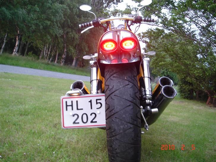 Honda VF 750c Super Magna billede 3