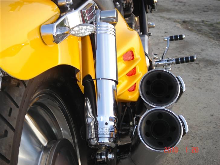 Honda VF 750c Super Magna - Reflekser i sideskjolde billede 11