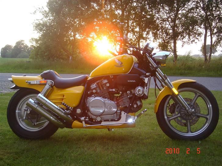 Honda VF 750c Super Magna billede 4