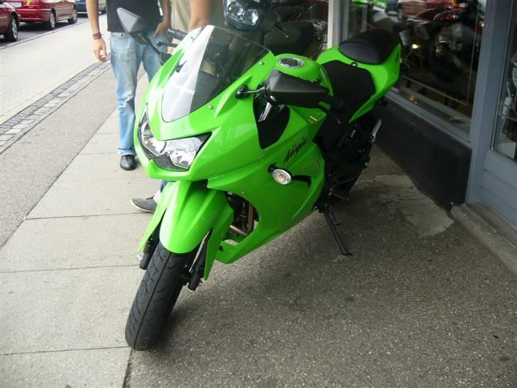 Kawasaki Ninja 250r billede 3
