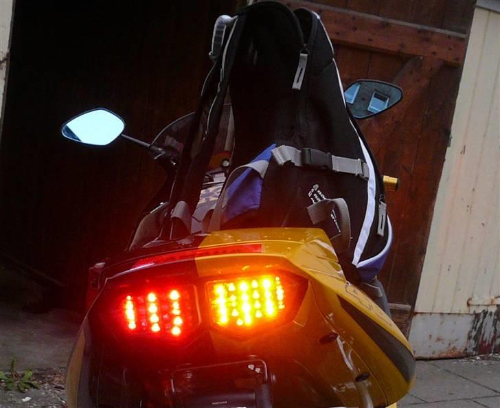 Yamaha YZF R6 R46 - integreret stop/blink og baglys billede 19