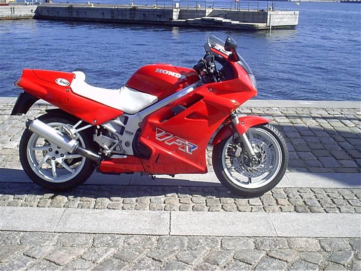 Honda VFR RC36 billede 2