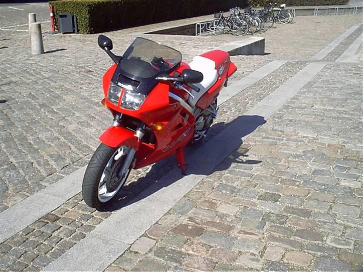 Honda VFR RC36 billede 4