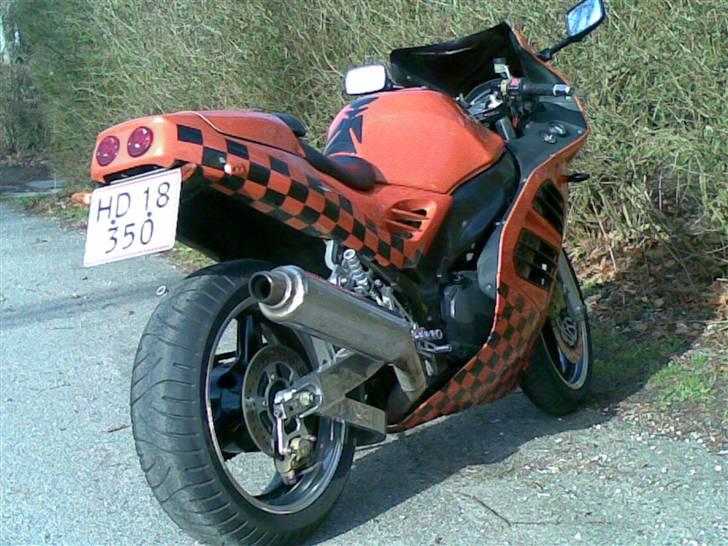 Suzuki RF 900 R SOLGT billede 3