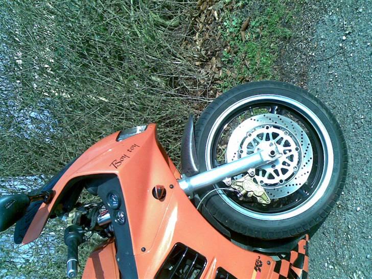 Suzuki RF 900 R SOLGT billede 4