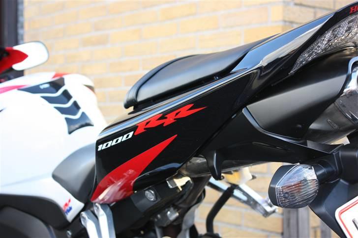 Honda CBR 1000RR Tricolor - taget hjemme billede 7