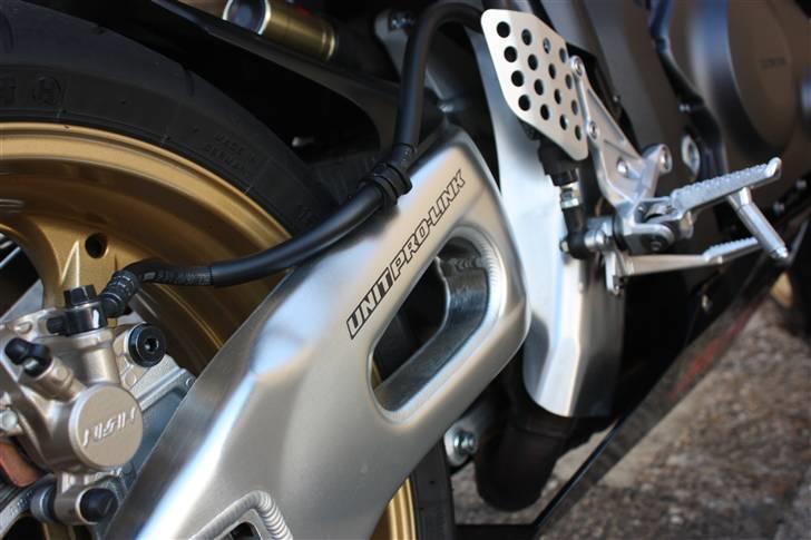 Honda CBR 1000RR Tricolor - taget hjemme billede 8