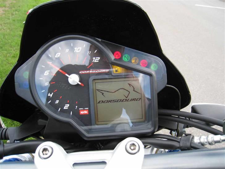 Aprilia SMV 750 Dorsoduro - SOLGT - Instrumentering med masser af info billede 7