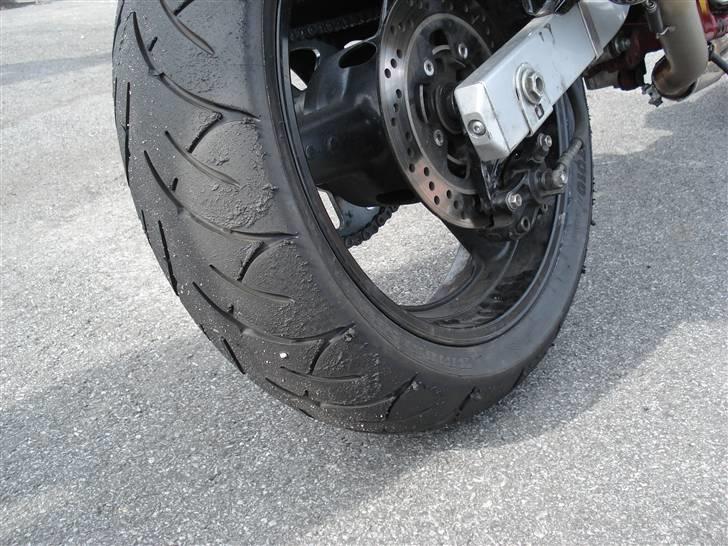 Suzuki GSF 650 Bandit  R.I.P - Mit nye dæk efter en tur på Sturup raceway, Sverige billede 17