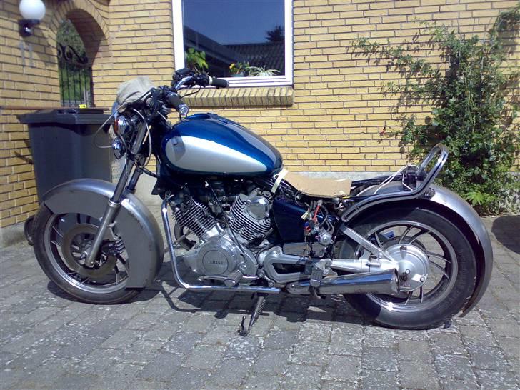 Yamaha XV 750 SE - Bemærk udskæring til kaliper. billede 20