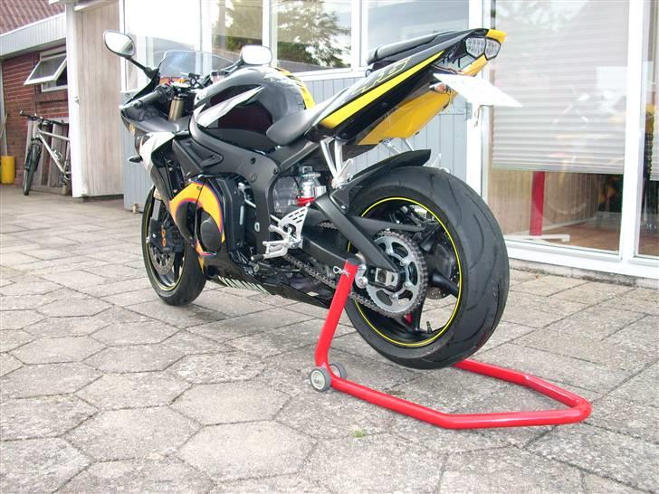 Yamaha R6 - Rossi billede 3